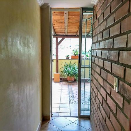 Bueno, Bonito, Barato Y Cerca A El Poblado Daire Medellín Dış mekan fotoğraf