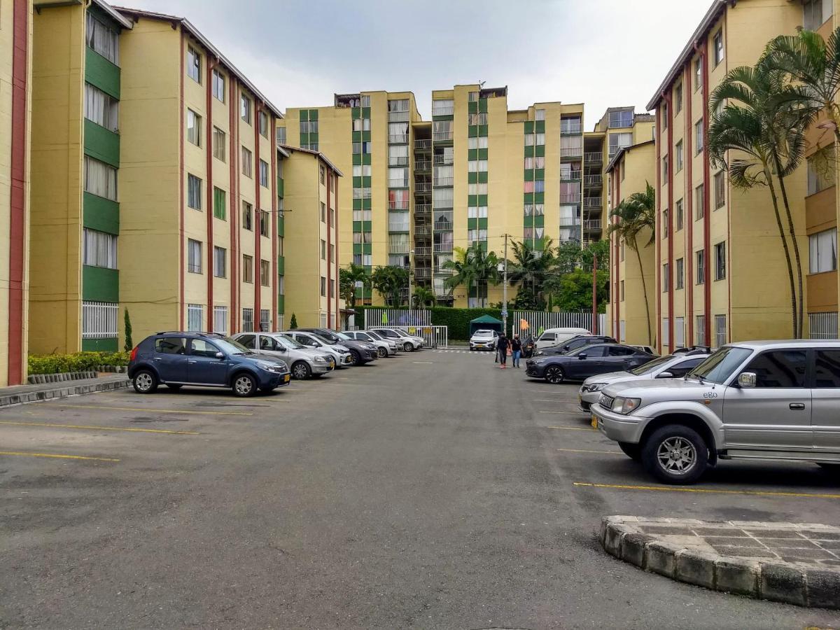 Bueno, Bonito, Barato Y Cerca A El Poblado Daire Medellín Dış mekan fotoğraf